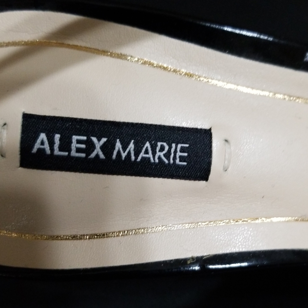 Shoes - Picture 2 of 4